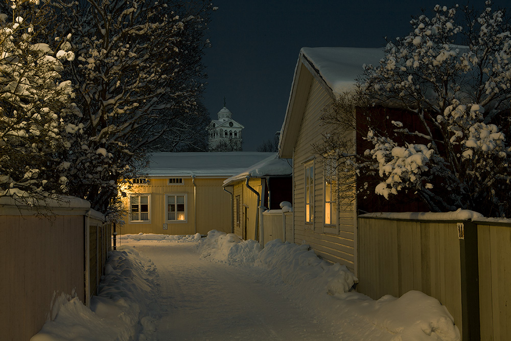Tammisaari
Avainsanat: Tammisaari kuja talvi tammikuu kirkko ilta