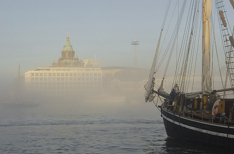 Purjevene
Avainsanat: purjevene Helsinki Usbeski usva sumu kesä