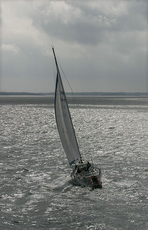 Purjelaiva
Avainsanat: purjelaiva vastavalo Ahvenanmaa aallokko kesä