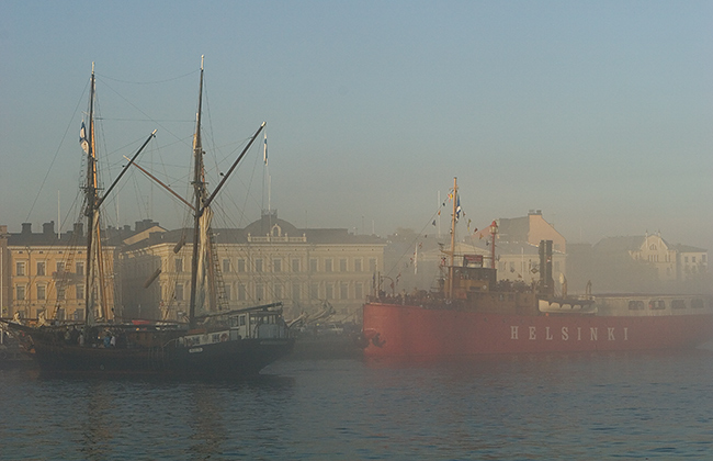 Helsinki
Avainsanat: purjelaiva usva Helsinki syksy kauppatori
